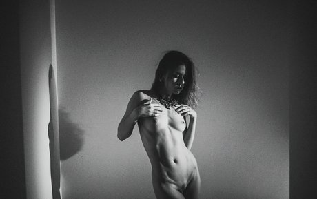 weiße shemale-onlyfans xxx foto