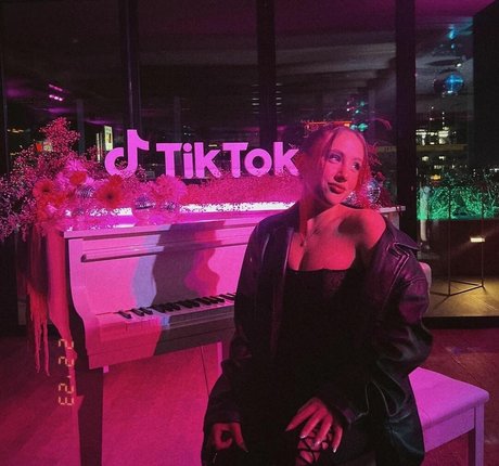 Ava Kolker xxx porno bilder