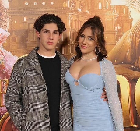 Ava Kolker top nacktheit galerie