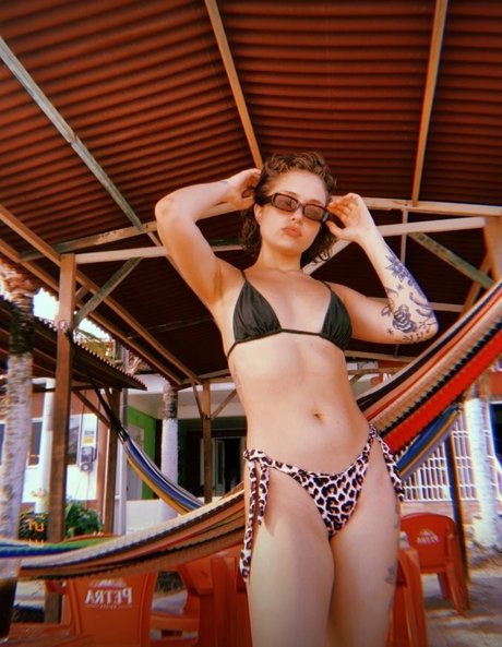 Baebilonia Ou Djbae pornostar sexy bild