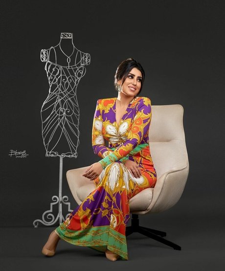 Ayten Amer akt galerie