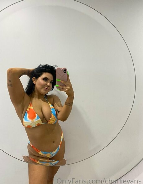 Charli Evans schauspielerin galerien