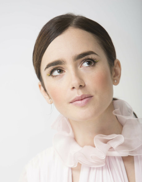 Lily Collins schöne porno fotos