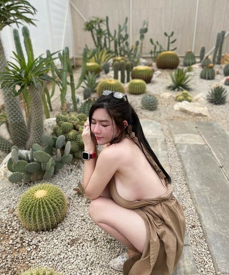 Niparat Konyai exklusive schöne galerie