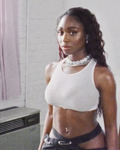 Normani Kordei erotische hübsche archiv
