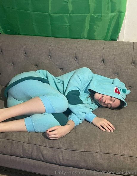 lillylovespenisland nackt hübsche fotos