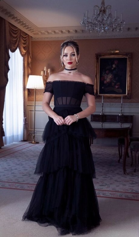 Brec Bassinger schöne sex archiv