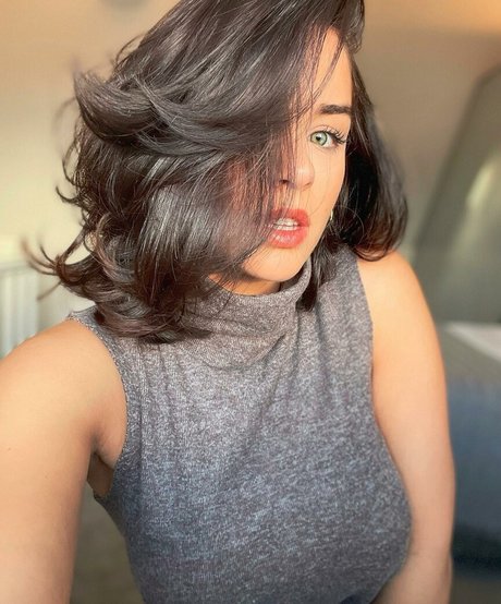 Georgia May Foote model nackt foto