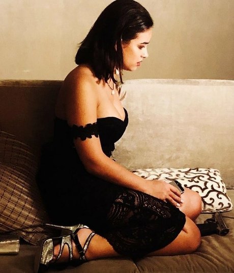 Georgia May Foote nackt heiße foto