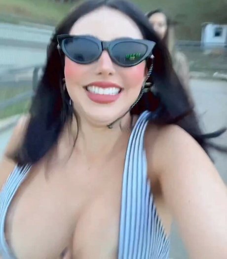 Nyvi Estephan hd porno bilder
