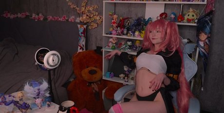 Linaneyeon erwachsene nackte galerie