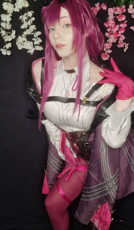 Linaneyeon top nackten bilder