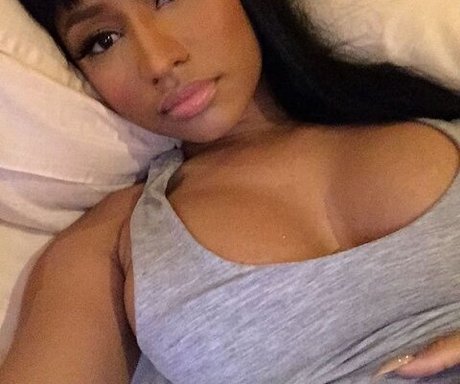 hängetitten onlyfans schöne heiße archiv