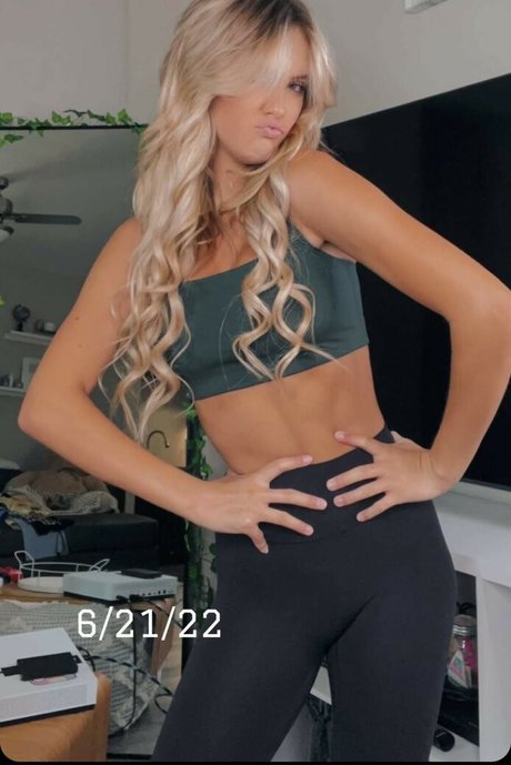 Paigemackenzie nackt akt foto