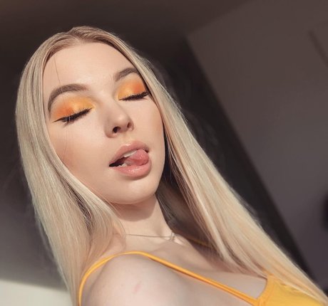 teen lesben onlyfans erotische hübsche bild