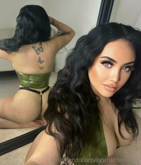 brunettebabiii nacktheit hübsche foto