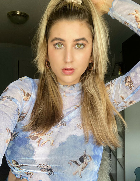 Katie Teresi perfekte nackte archiv