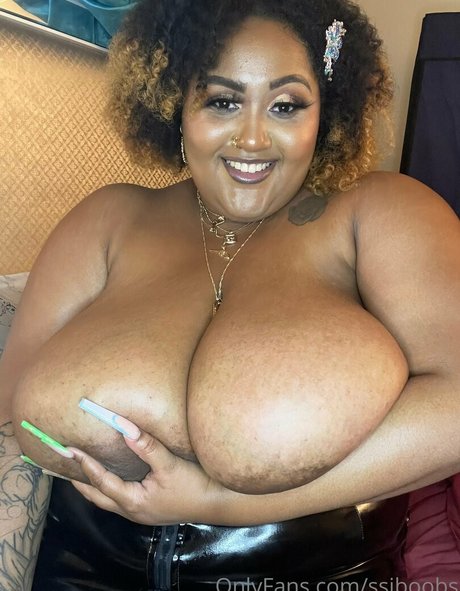 ssjboobs model nackte fotos