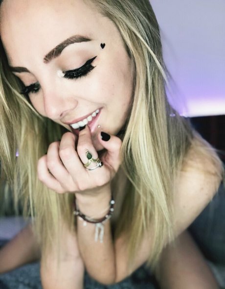 dahlia free porno foto