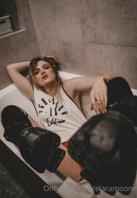 lesben anal onlyfans porno kunst fotos