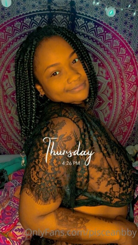 pisceanbby pornostar akt bild