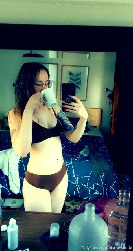 blamevalerie nacktheit sexy galerien
