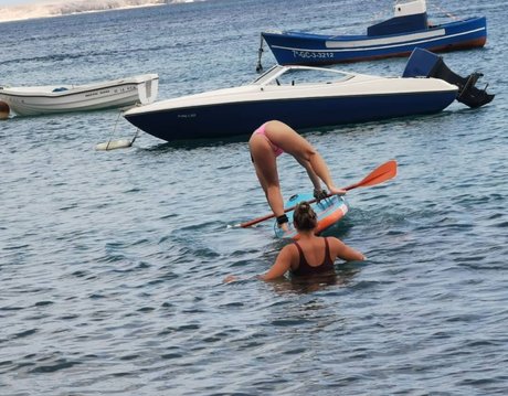 Caterina Benedetti hübsche top galerien