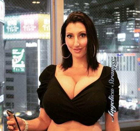 trans-milf-onlyfans erwachsene hd bild