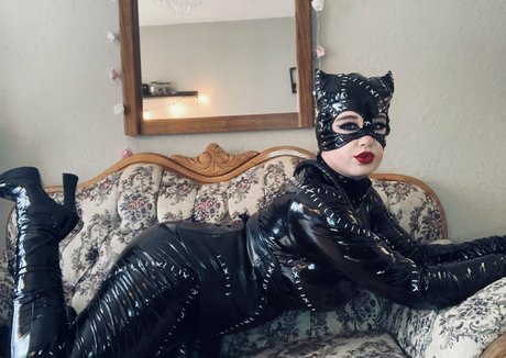 peonyfelicity kunst sexy galerien