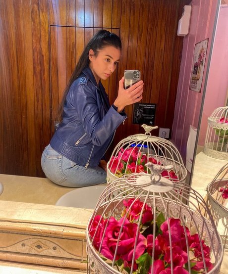 Gulia perfekte porno fotos
