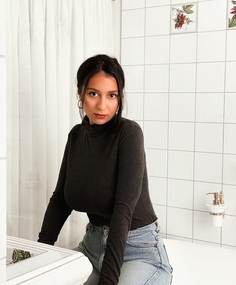 Gulia hd nackte fotos