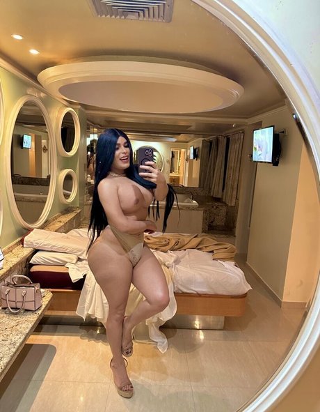 Coralba Tucson schauspielerin sexy galerien