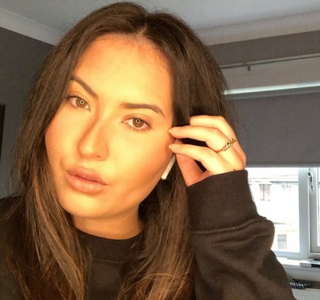 mollige asiatische onlyfans top nackt bilder