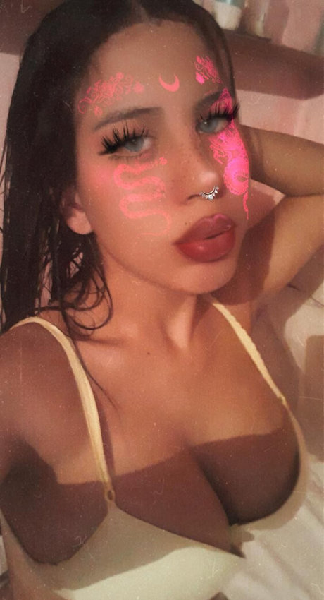 sofiaaleggree top akt foto