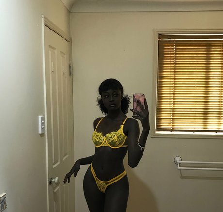 Anyang Deng erotische top foto