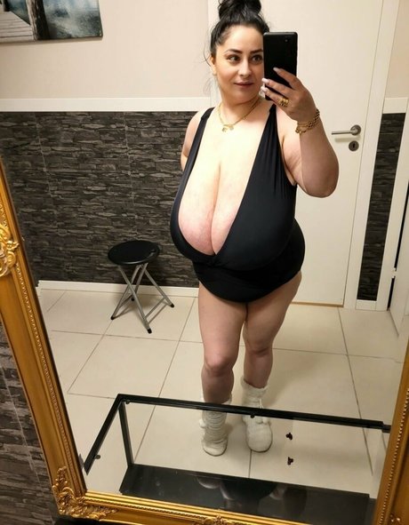 Alice 85JJ nacktheit heiße galerie