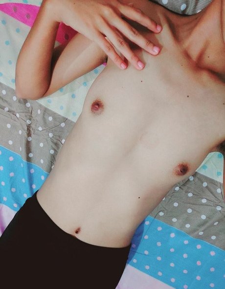 Skinny Lala pornostar freie bild