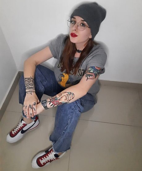 zierliche milf onlyfans nackt freie galerien