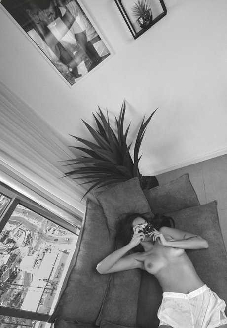 Neomi Attal nackt hd archiv