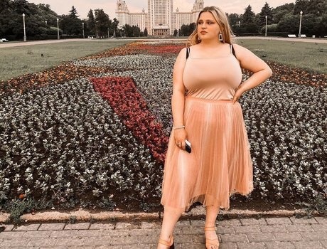 Julia Chegodar sexy galerie