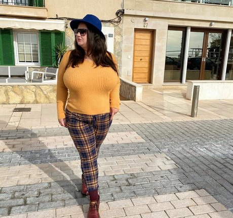 Caliope freie sexy bild