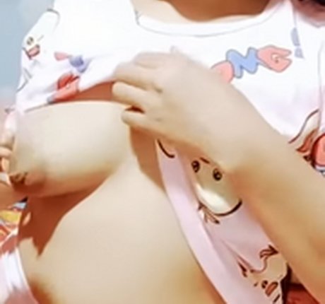 Joan Laud Vlog nacktheit kunst galerie