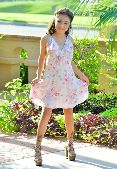 Bella Banks exklusive hd galerie