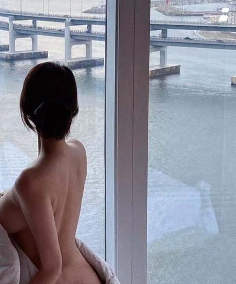 Si Young exklusive pornostar bilder