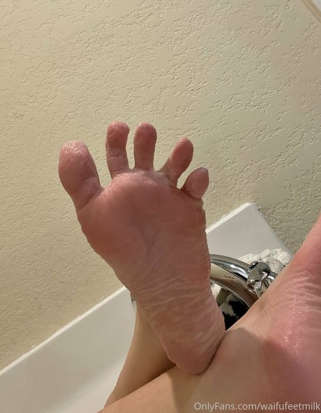 WaifuFeetMilk erwachsene nackt foto