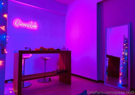 Queen Red exklusive schöne fotos