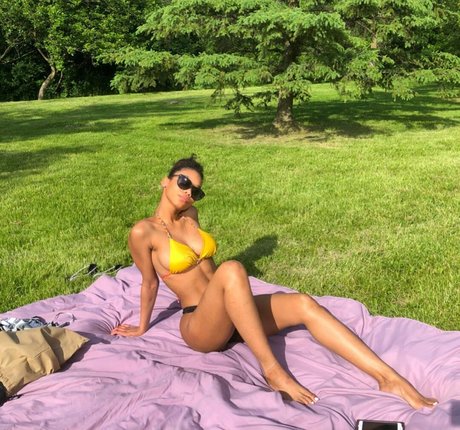 Crackn Freckles xxx pornostar galerien