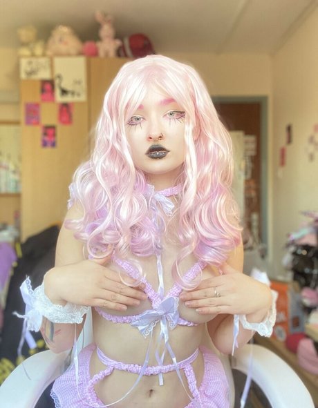 KittyKatSparrow schauspielerin nackten archiv