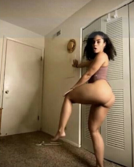 Ravyn Rochelle pornostar kunst fotos