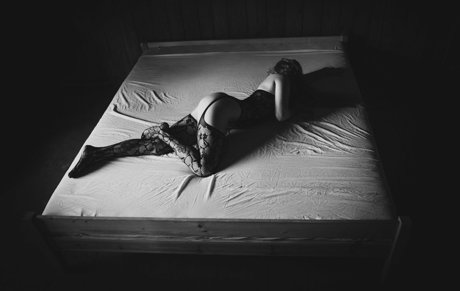 haarige ebenholz-onlyfans nacktheit heiße bild
